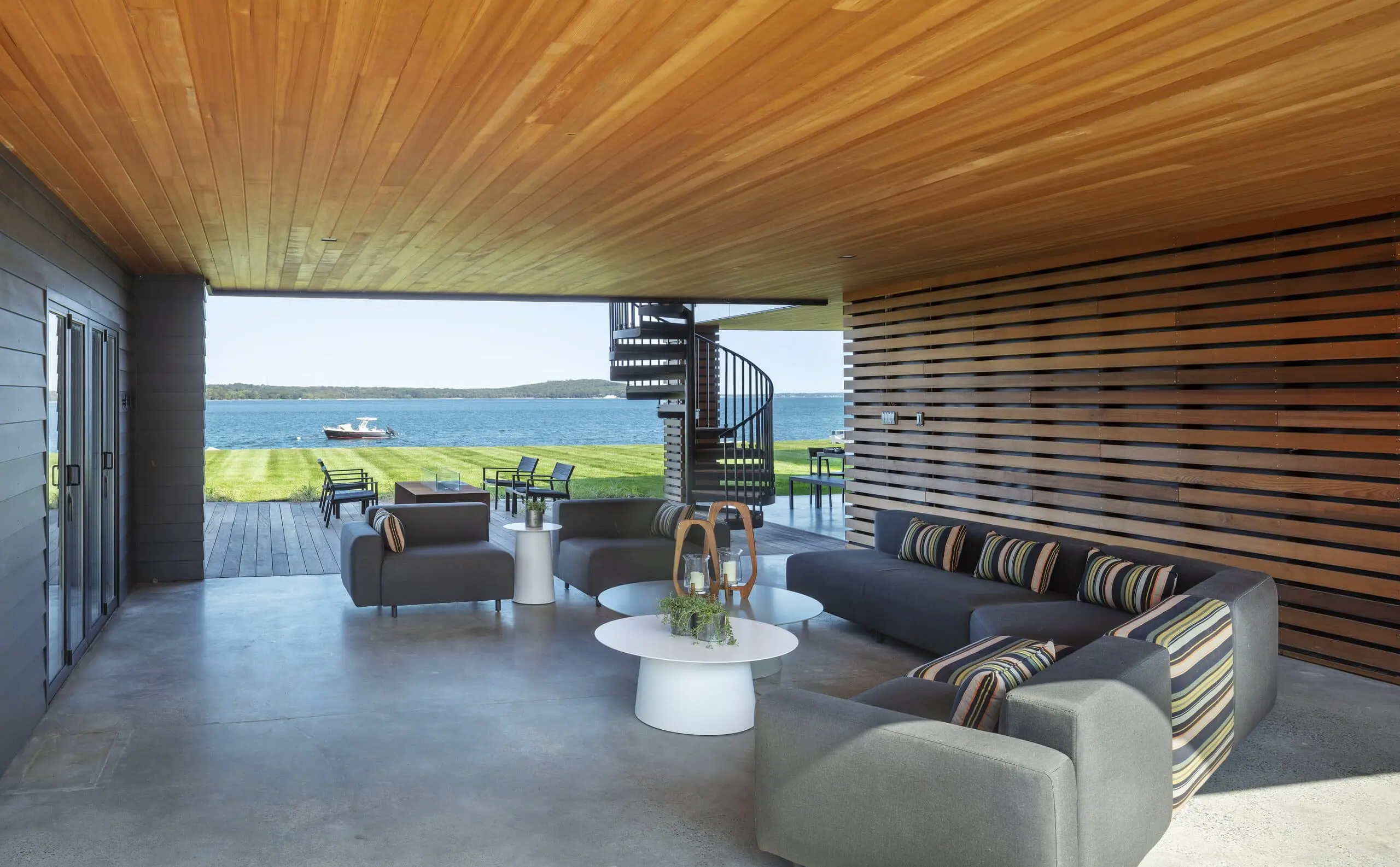 bayview-covered-seating