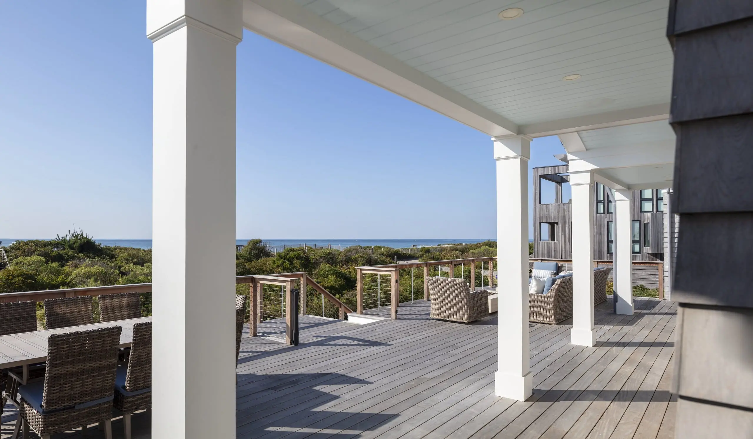 beachhouse-deck-view