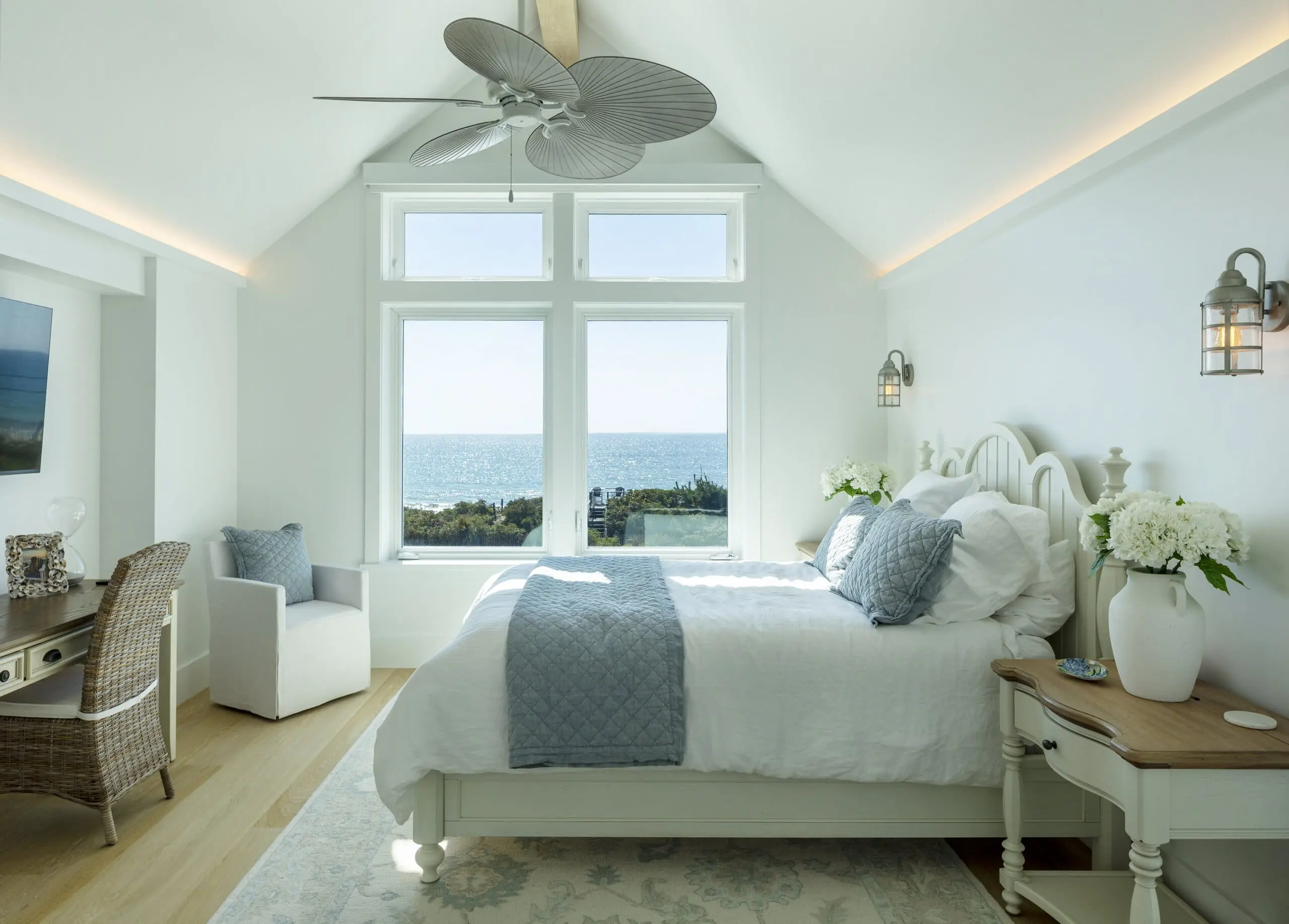 beachhouse-guest-bedroom