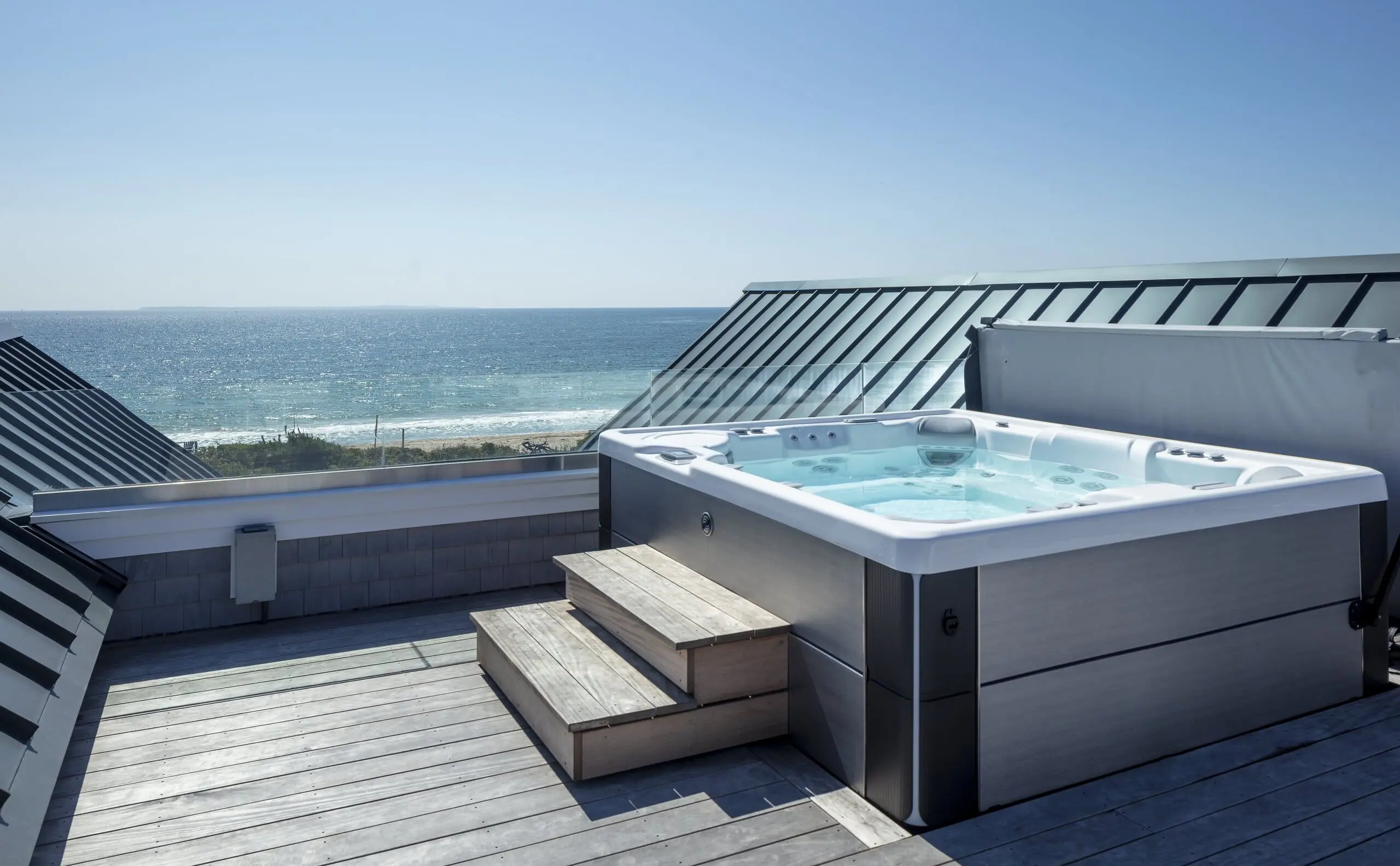 beachhouse-spa-deck