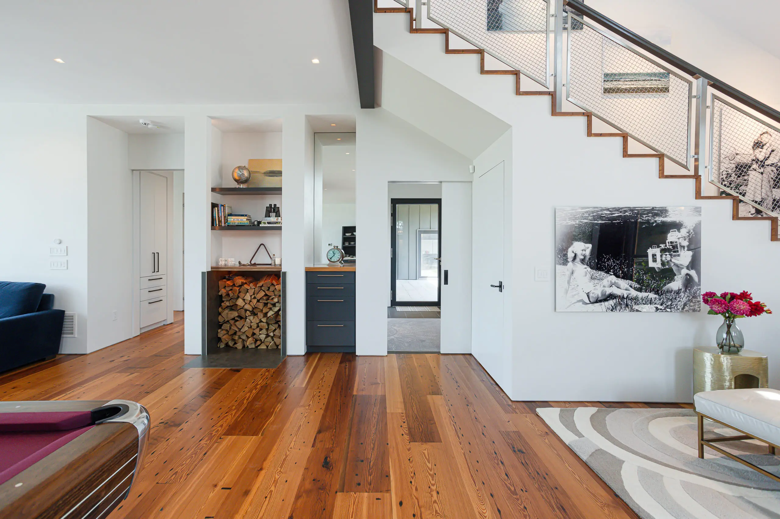 seapowet-mudroom-entry-from-kitchen