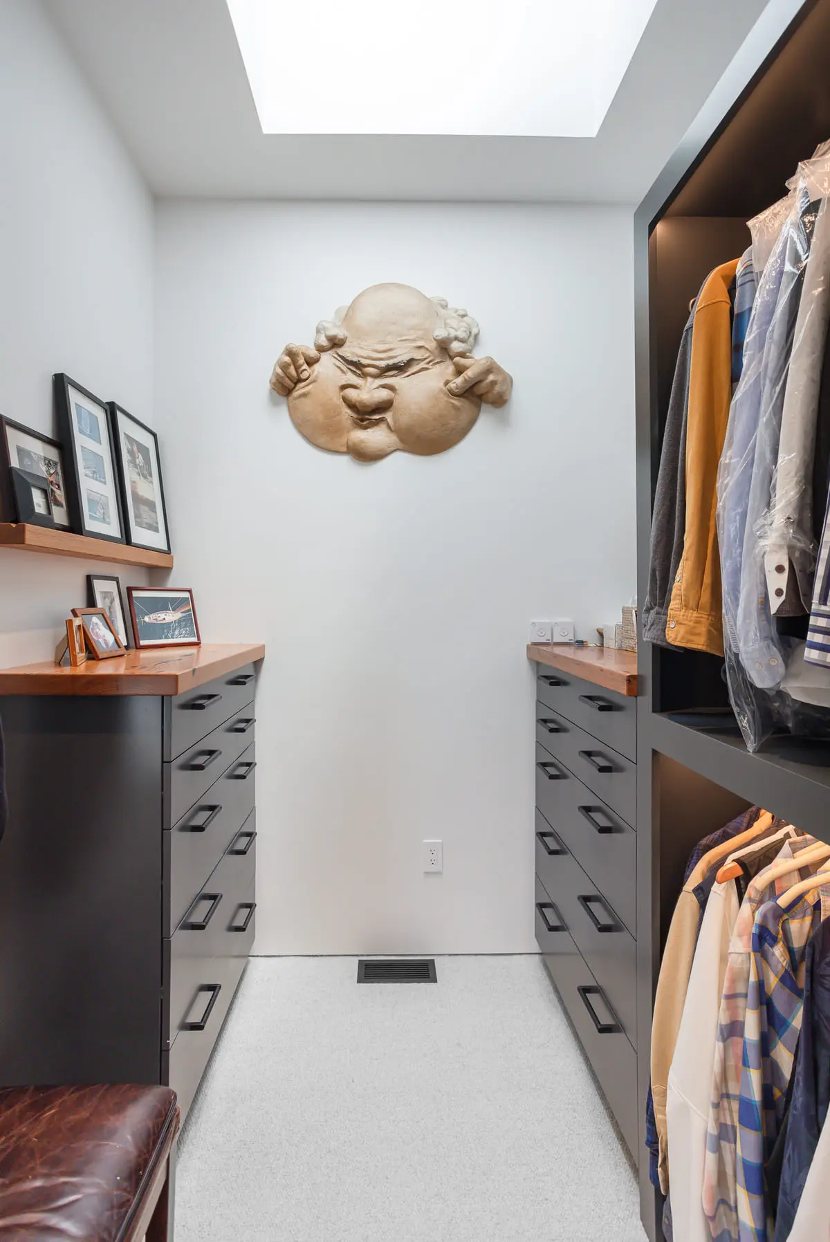 seapowet-master-bedroom-closet