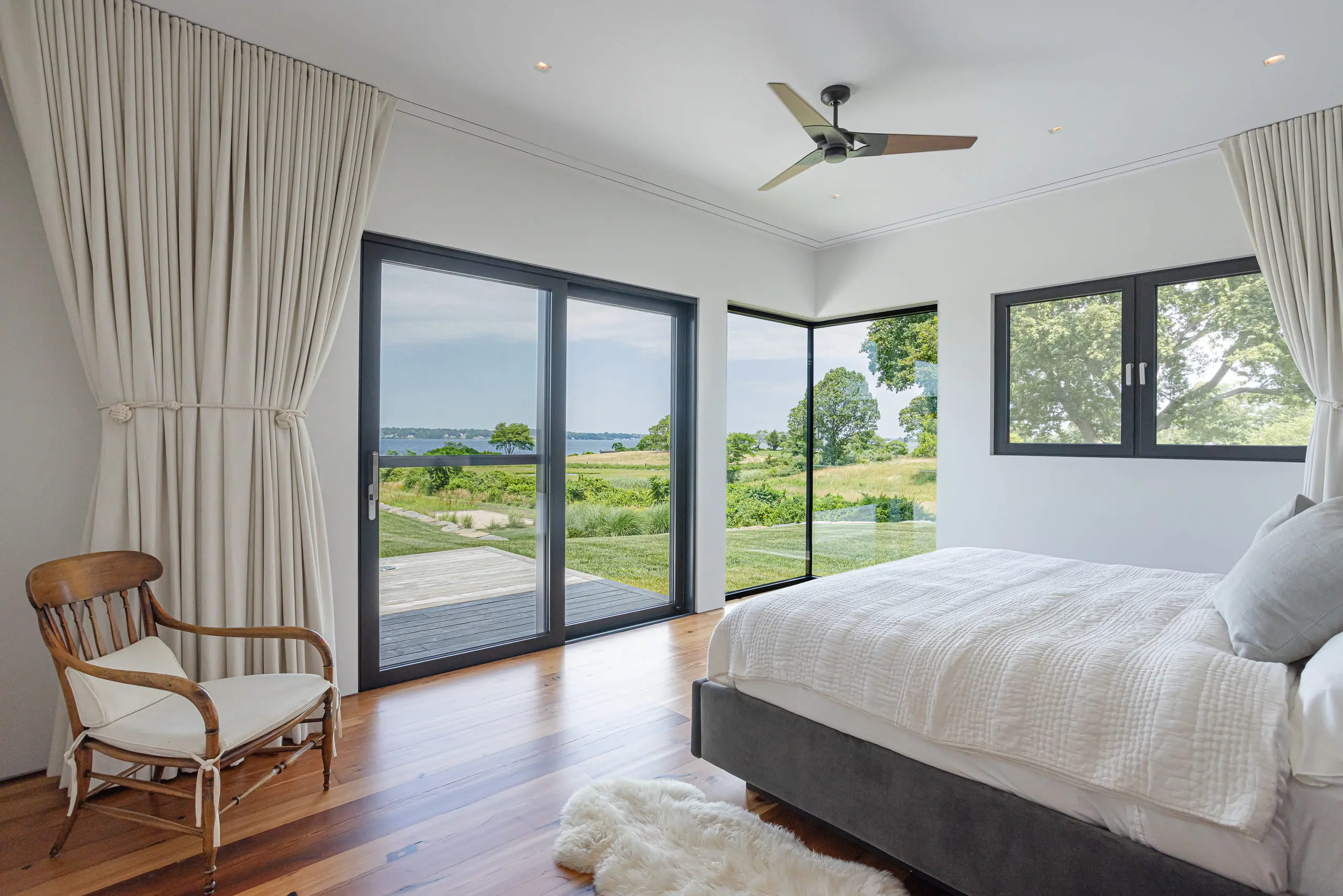 seapowet-master-bedroom-waterview