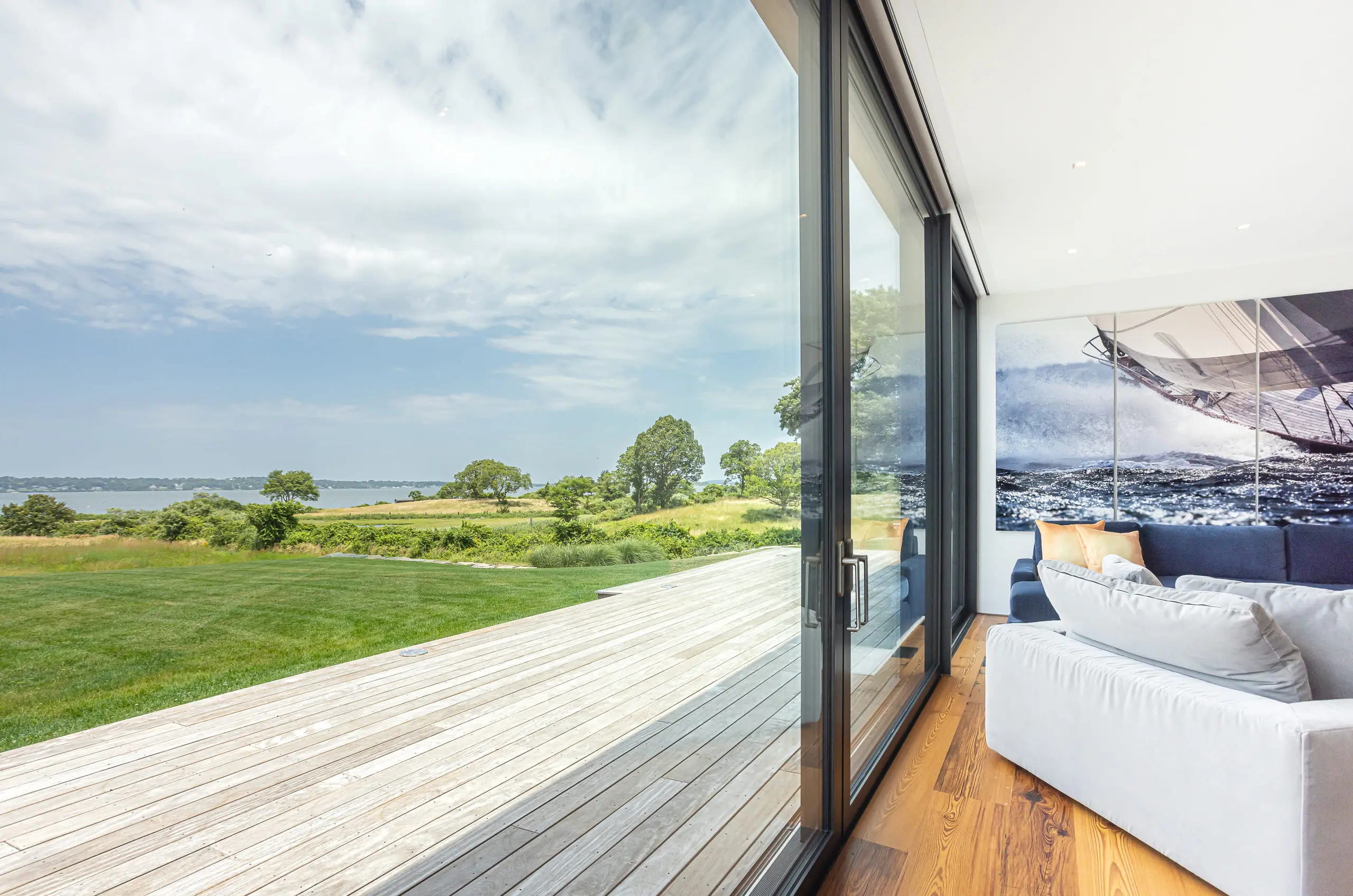 seapowet-living-room-deck-view