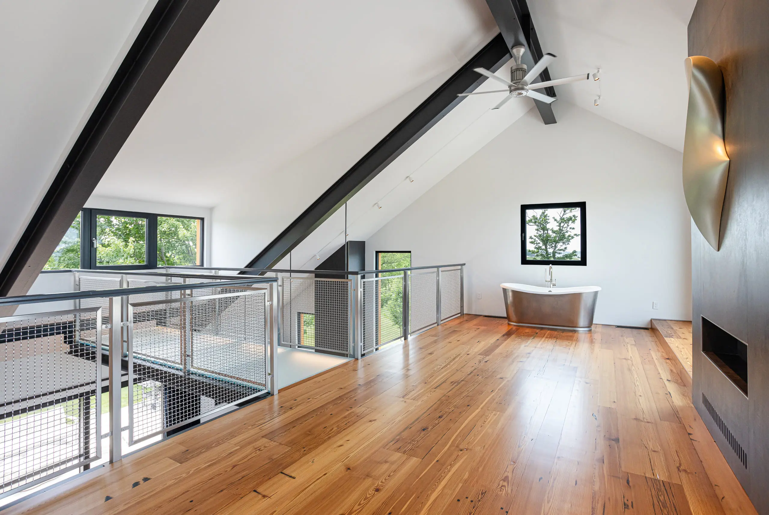 seapowet-upstairs-overall-angled