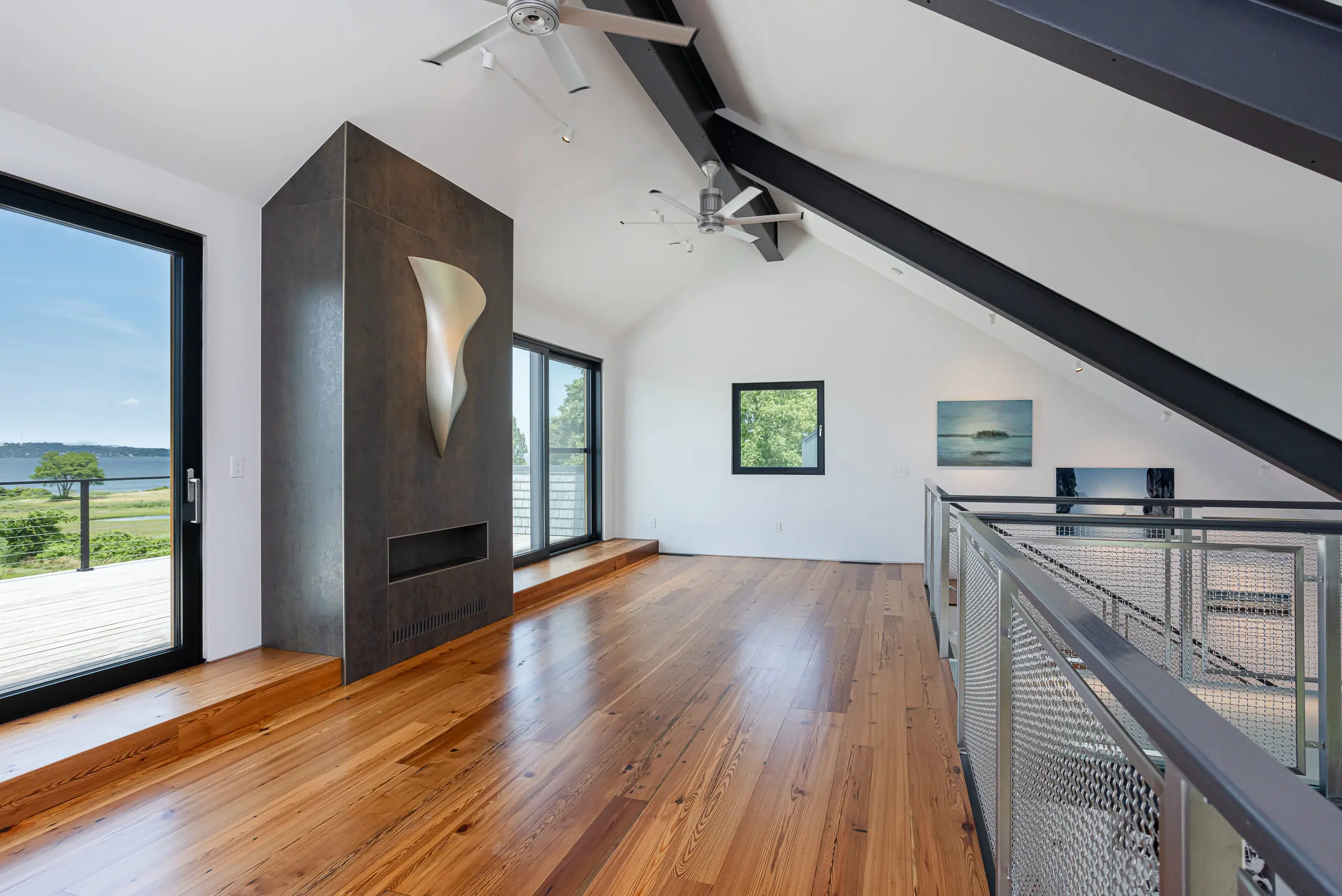 seapowet-upstairs-overall-fireplace