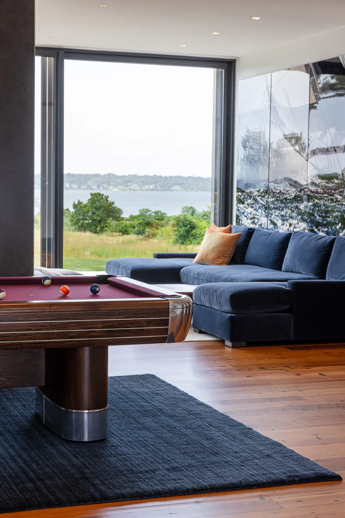 seapowet-pool-table-couch