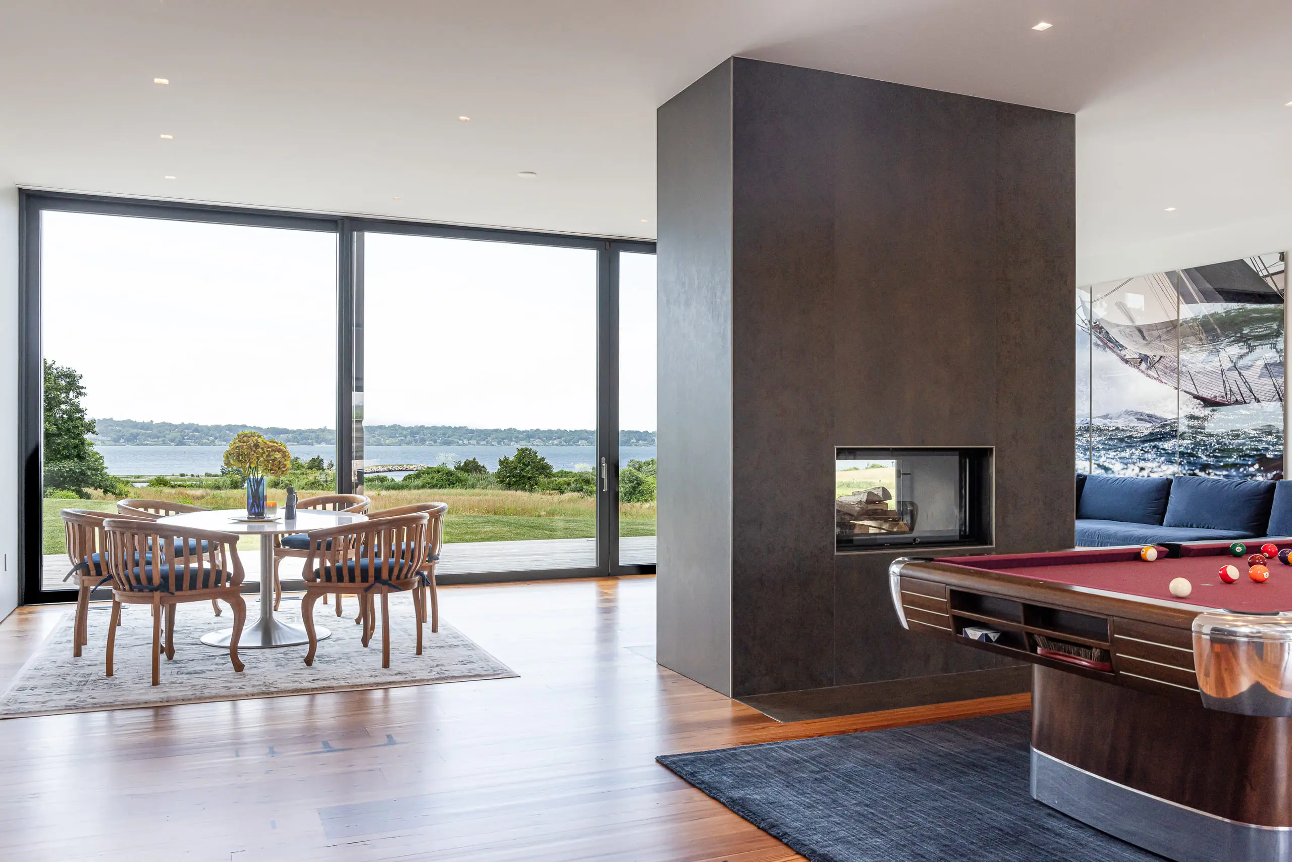 seapowet-living-room-fireplace