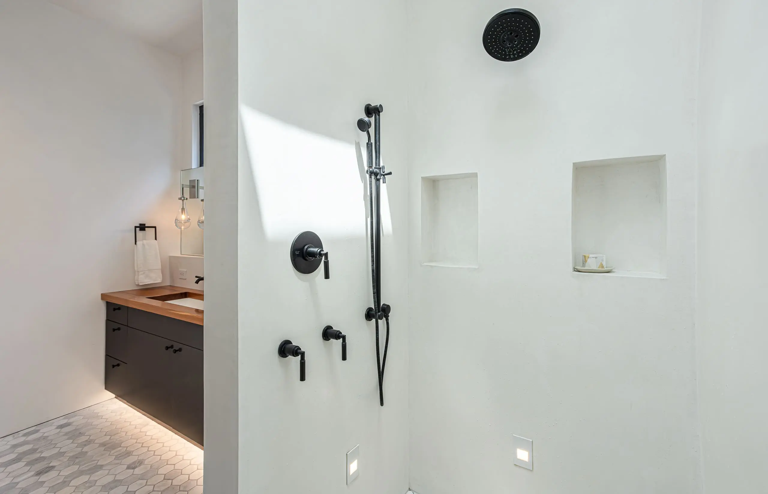 seapowet-bathroom-shower